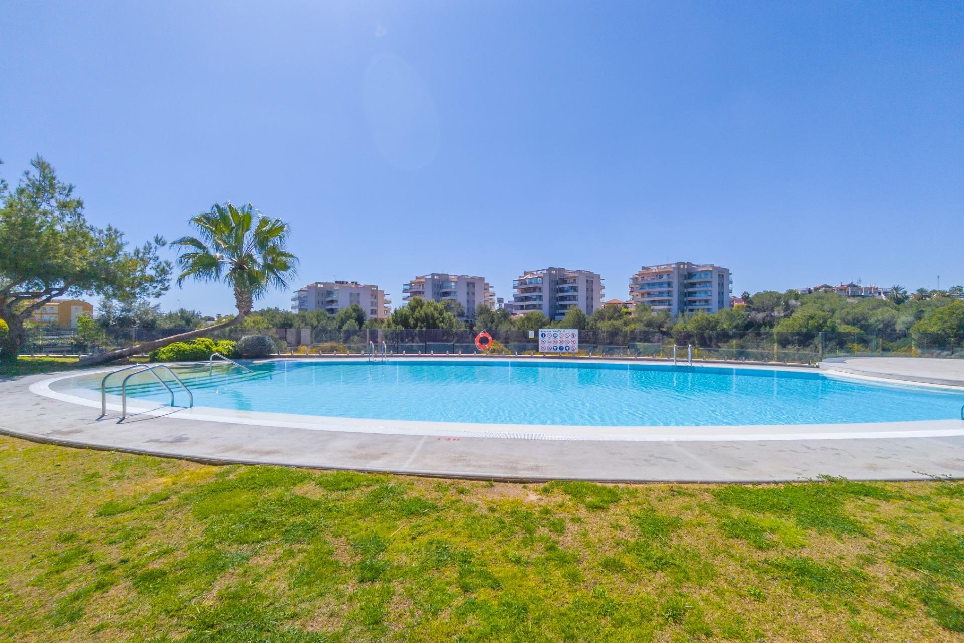 Resale - Apartment - Orihuela Costa - Los Dolses