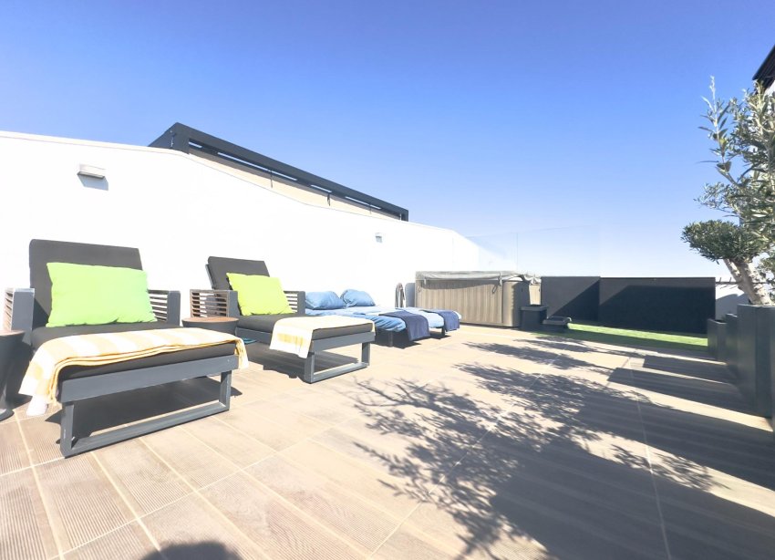 Resale - Apartment - Orihuela Costa - Los Dolses