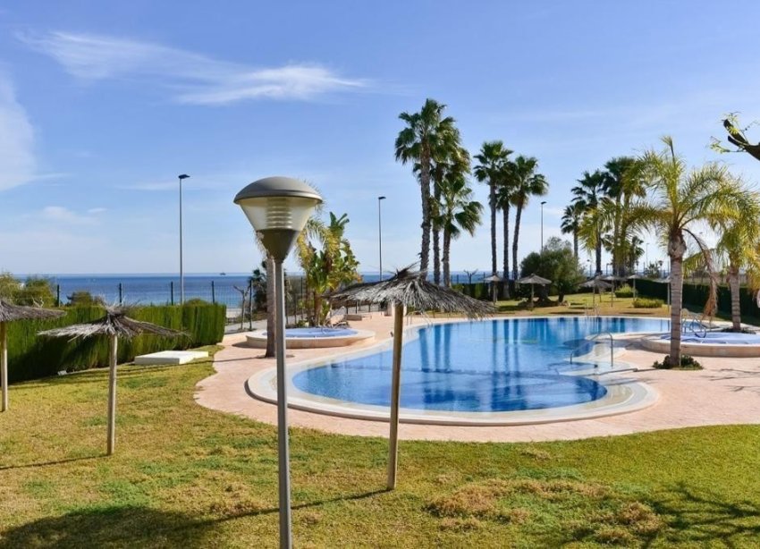 Resale - Apartment - Orihuela Costa - Mil Palmeras
