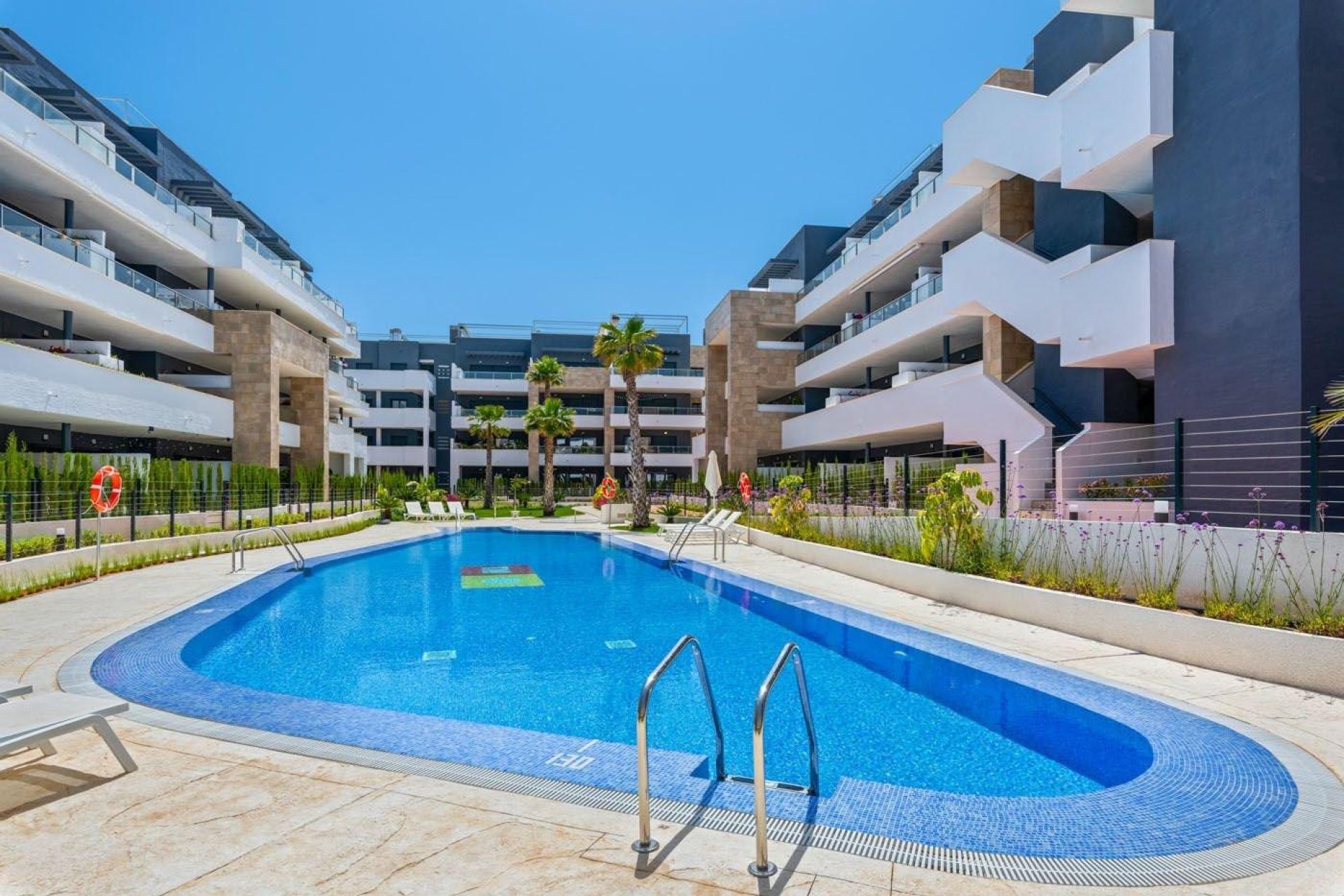 Resale - Apartment - Orihuela Costa - Playa Flamenca