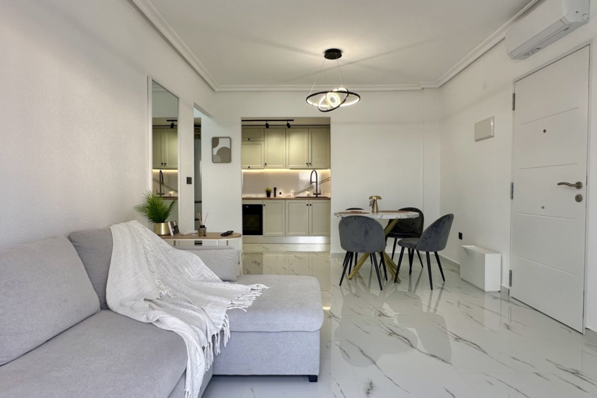 Resale - Apartment - Orihuela Costa - Playa Flamenca