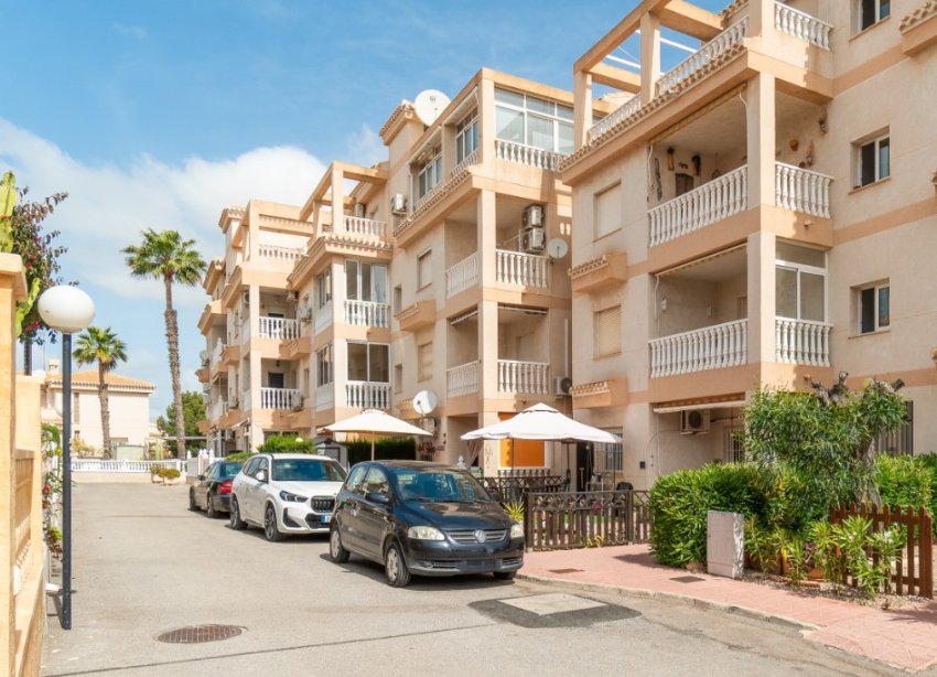 Resale - Apartment - Orihuela Costa - Playa Flamenca