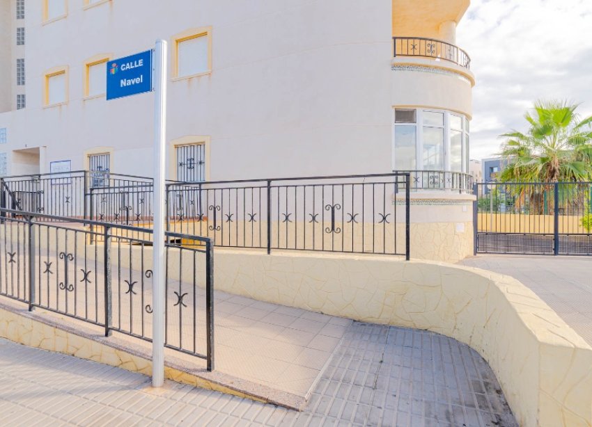 Resale - Apartment - Orihuela Costa - Playa Flamenca