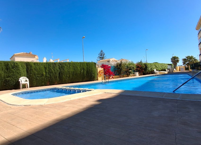 Resale - Apartment - Orihuela Costa - Playa Flamenca