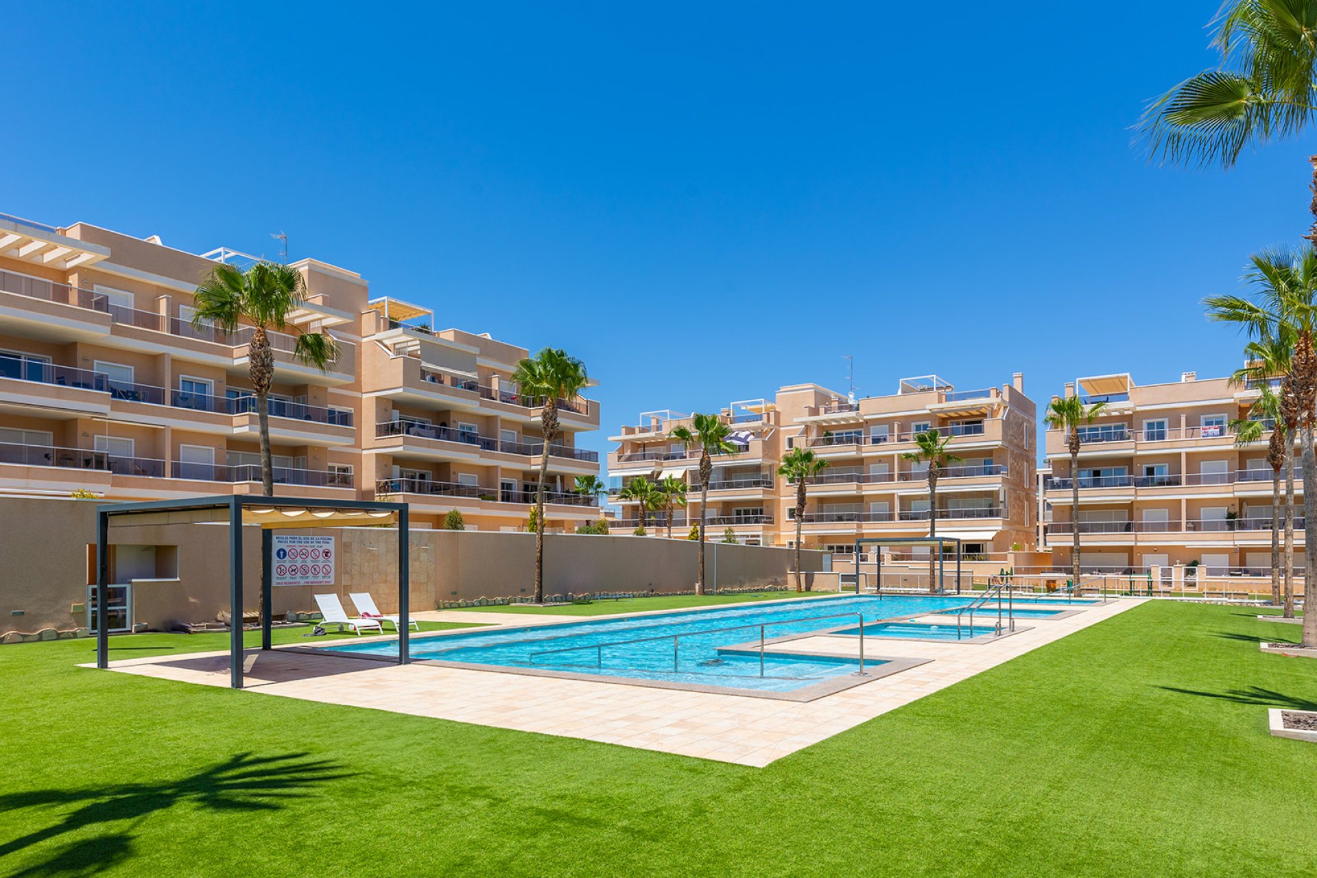 Resale - Apartment - Orihuela Costa - Villamartín-Las Filipinas