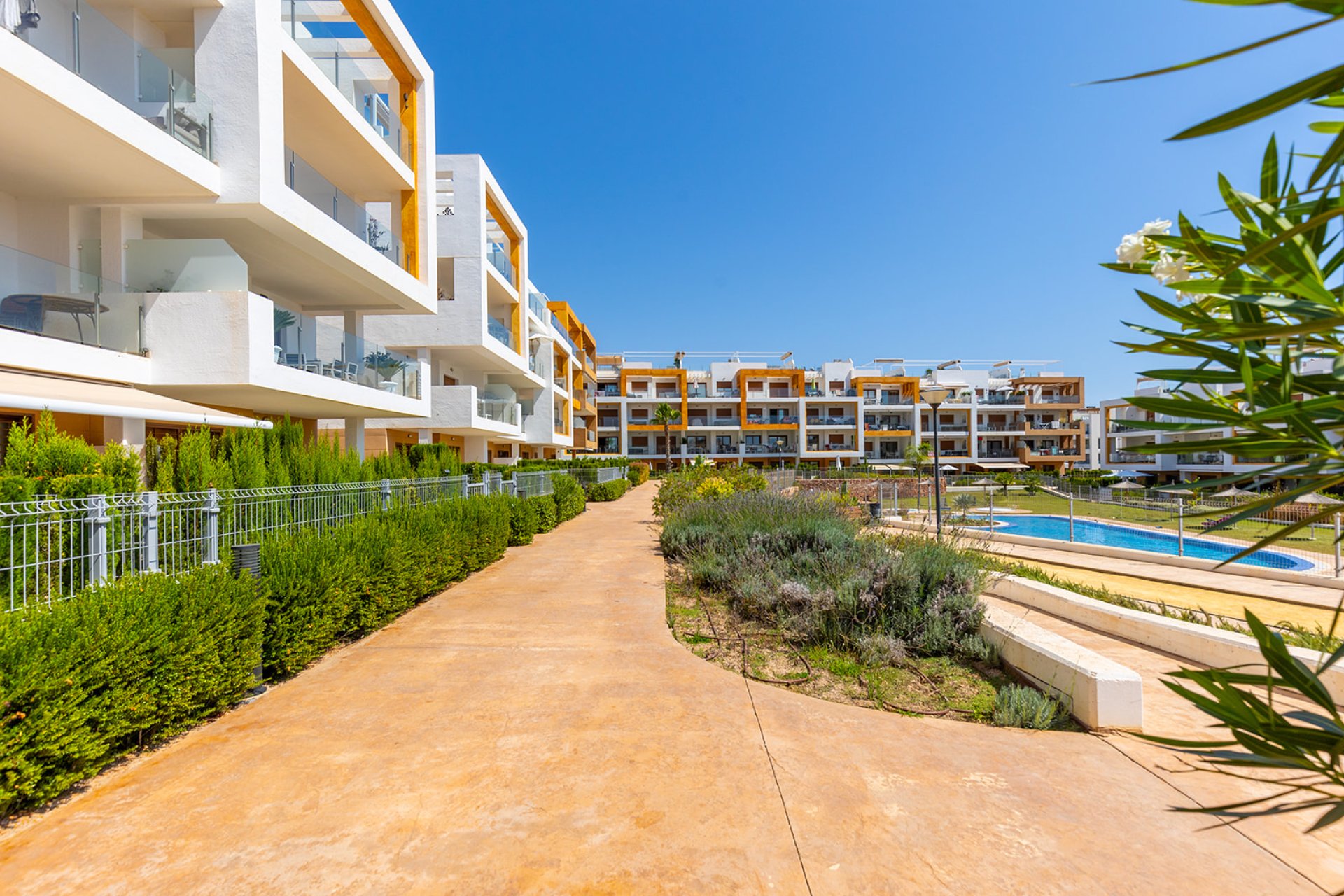 Resale - Apartment - Orihuela Costa - Villamartín