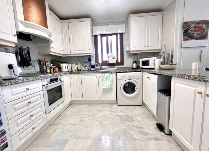 Resale - Apartment - Orihuela Costa - Villamartin