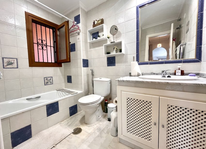 Resale - Apartment - Orihuela Costa - Villamartin