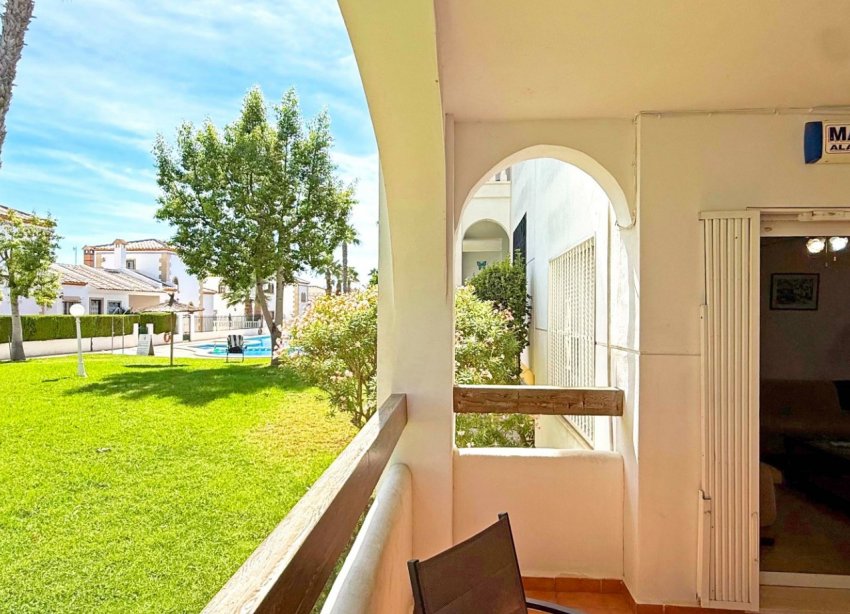 Resale - Apartment - Orihuela Costa - Villamartín