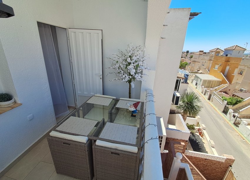 Resale - Apartment - Orihuela Costa - Villamartin