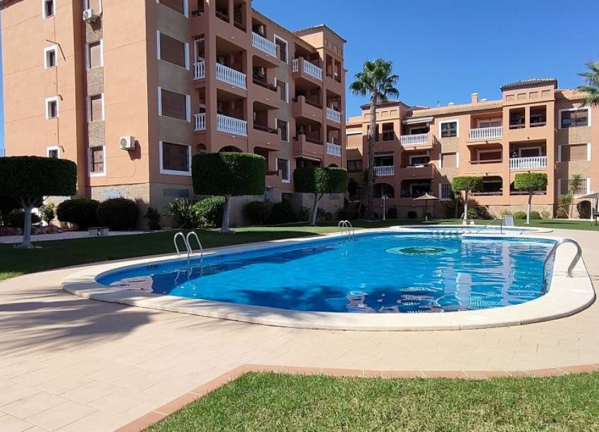 Resale - Apartment - Orihuela Costa - Villamartin