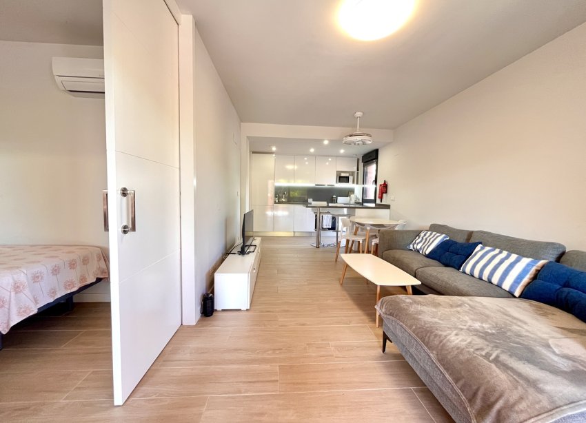 Resale - Apartment - Orihuela Costa - Villamartin