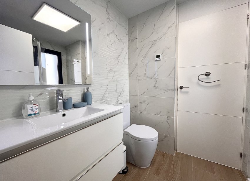 Resale - Apartment - Orihuela Costa - Villamartin