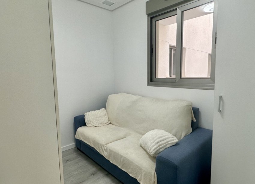 Resale - Apartment - Orihuela Costa - Villamartín