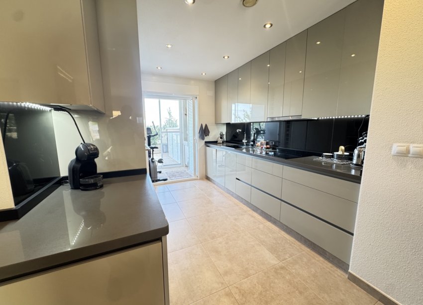 Resale - Apartment - Orihuela Costa - Villamartin