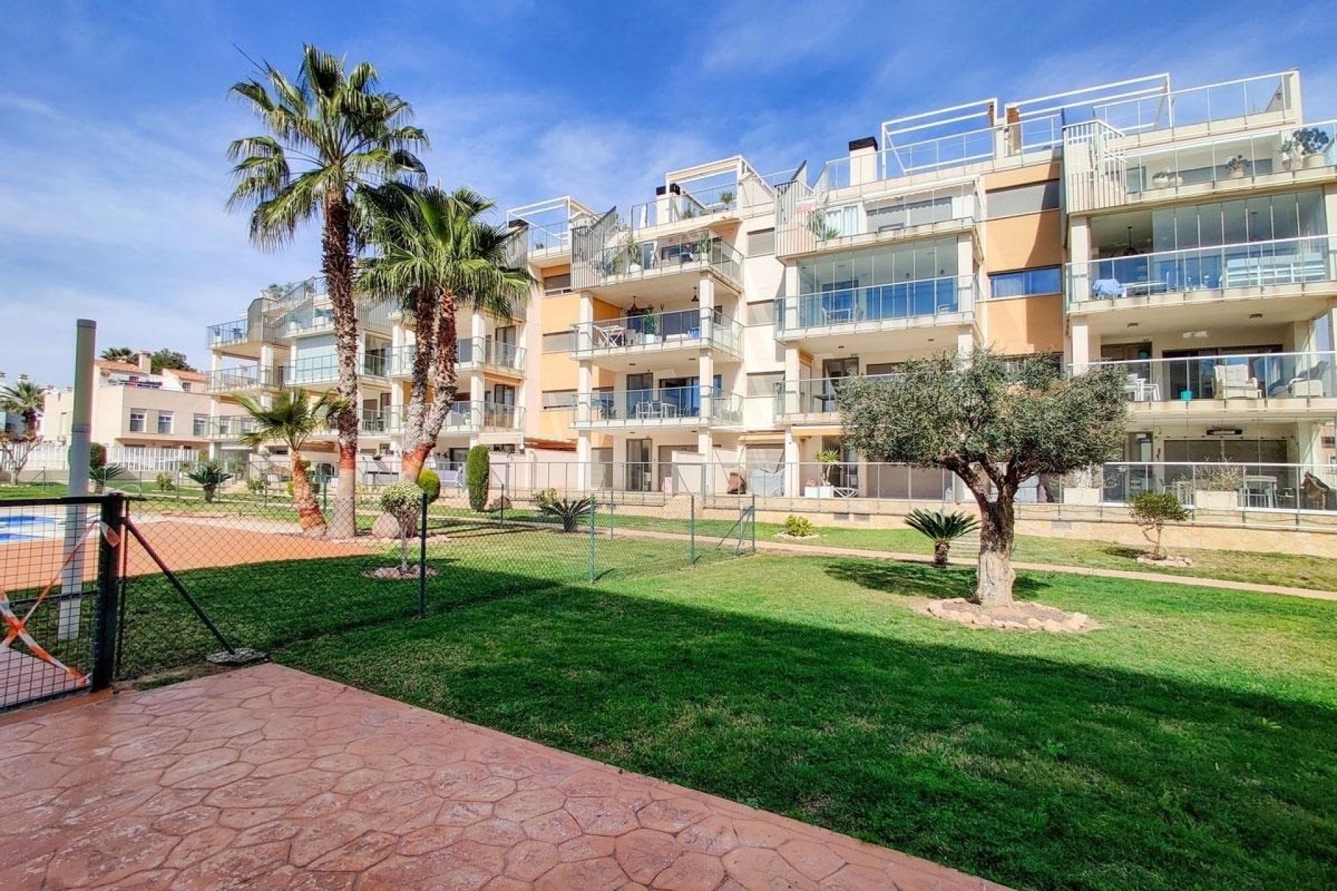 Resale - Apartment - Orihuela Costa - Villamartín