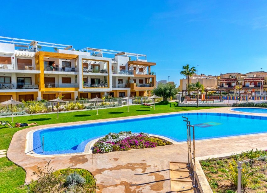 Resale - Apartment - Orihuela Costa - Villamartin