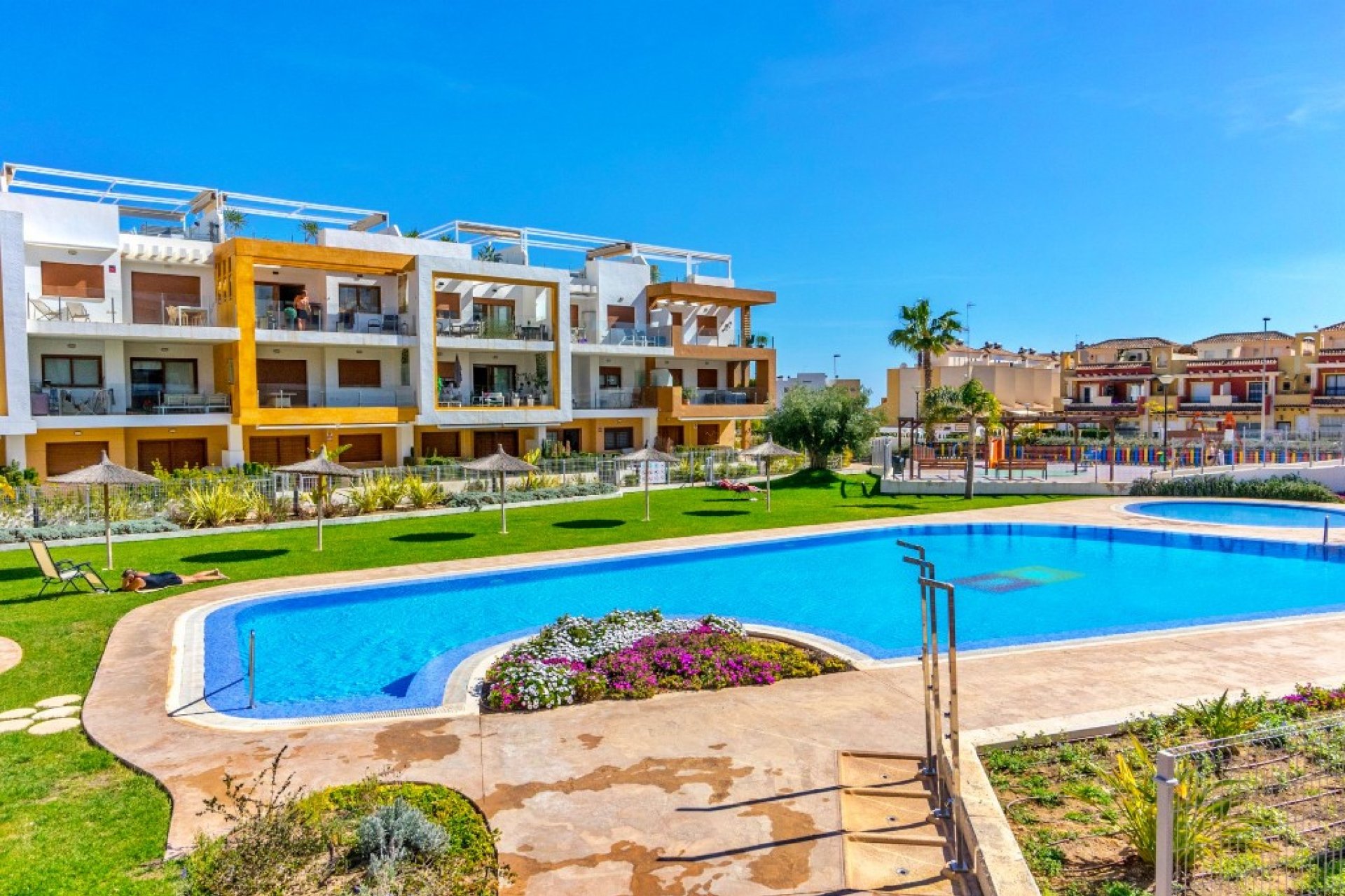 Resale - Apartment - Orihuela Costa - Villamartin
