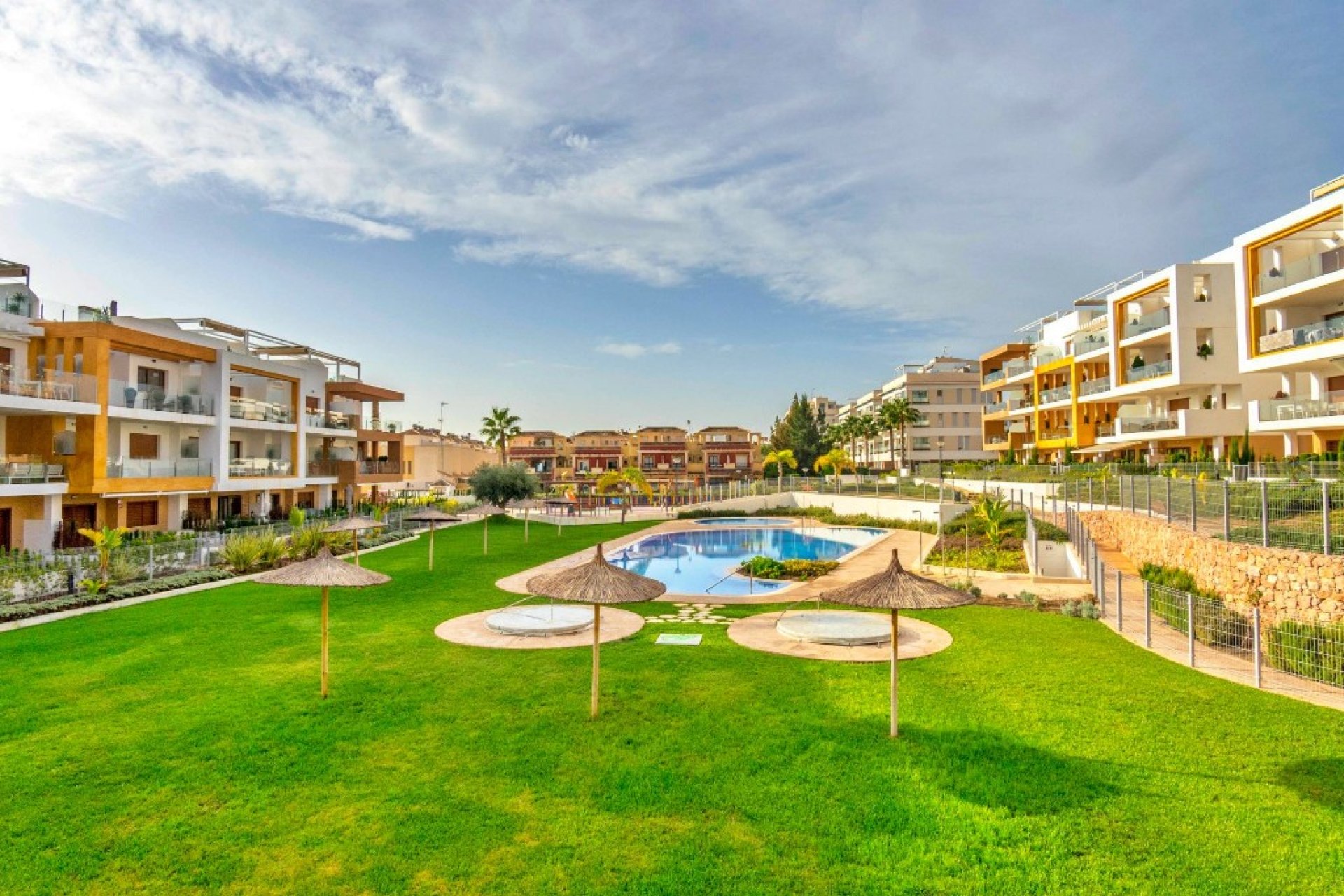 Resale - Apartment - Orihuela Costa - Villamartin