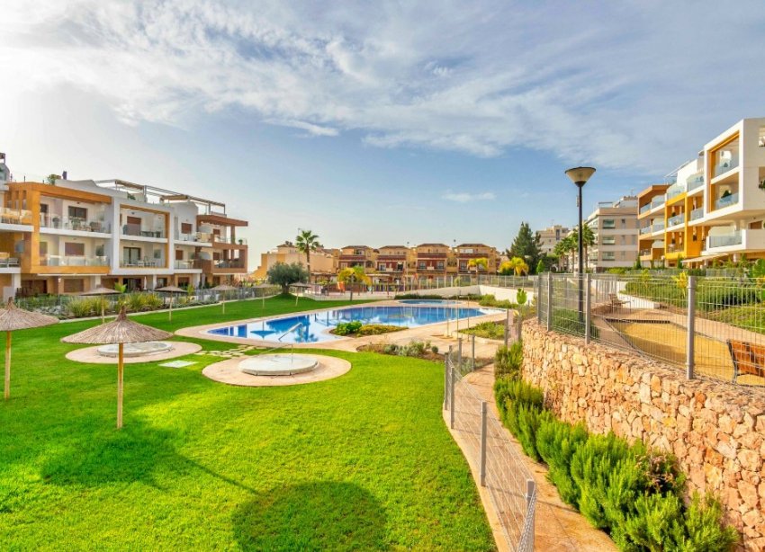 Resale - Apartment - Orihuela Costa - Villamartin