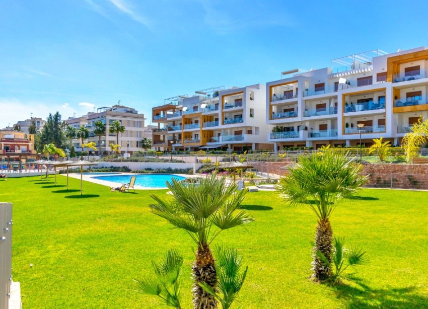 Resale - Apartment - Orihuela Costa - Villamartin