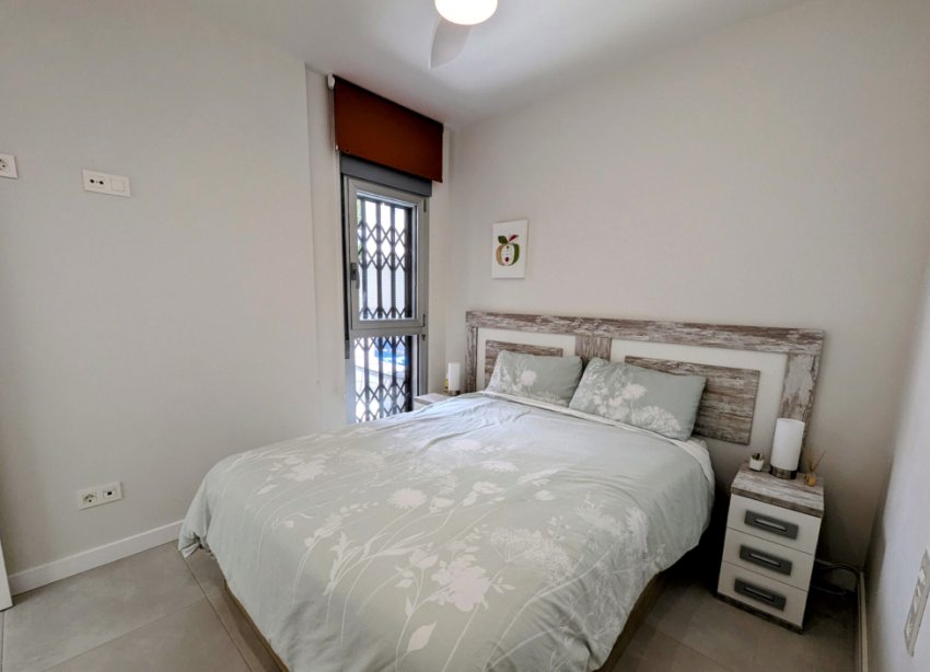 Resale - Apartment - Orihuela Costa - Villamartín