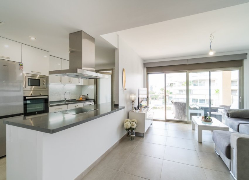 Resale - Apartment - Orihuela Costa - Villamartin