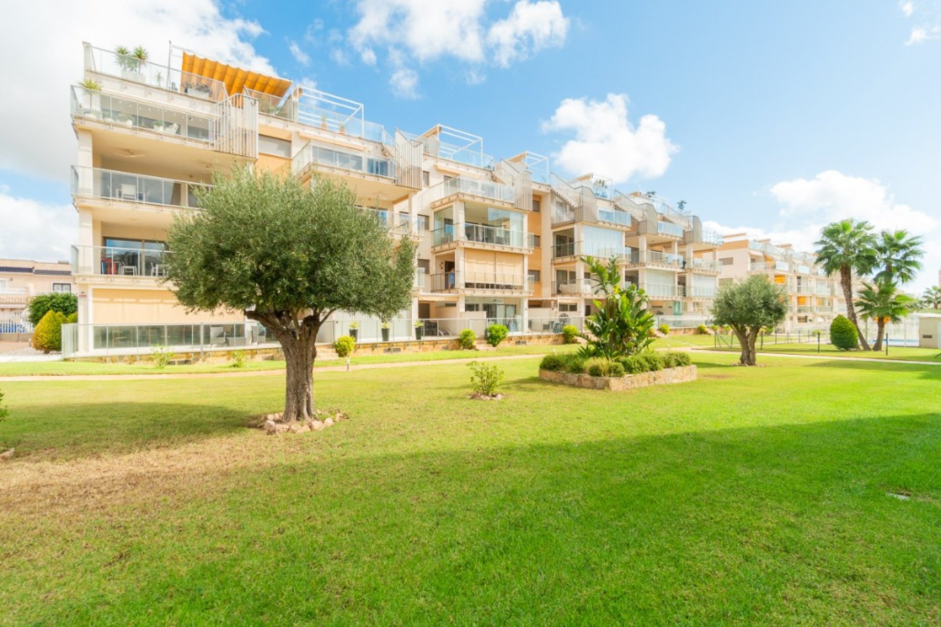 Resale - Apartment - Orihuela Costa - Villamartin
