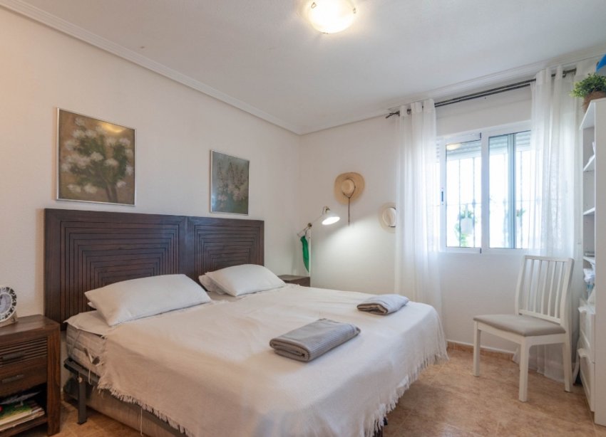 Resale - Apartment - Orihuela Costa - Villamartin