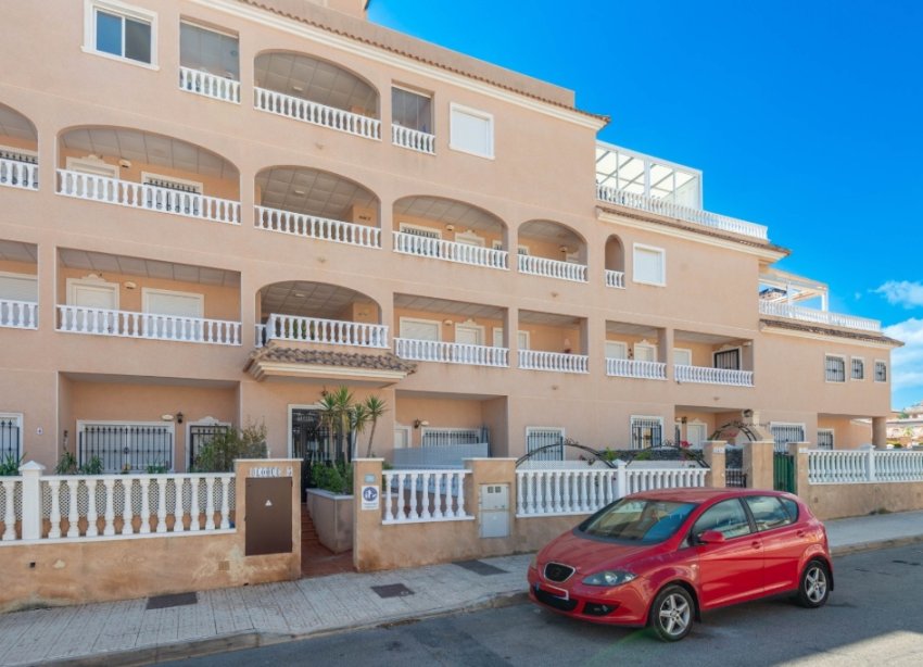 Resale - Apartment - Orihuela Costa - Villamartin