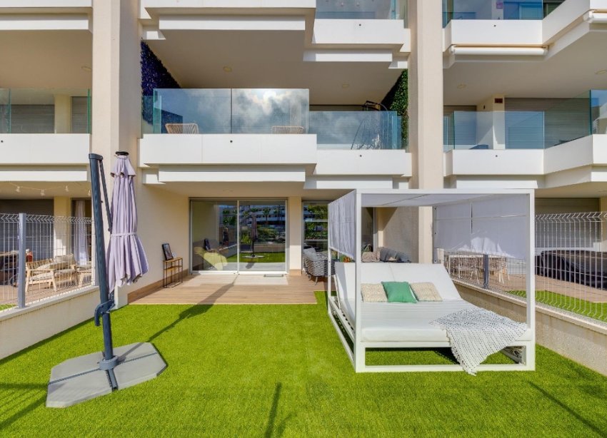 Resale - Apartment - Orihuela Costa - Villamartín