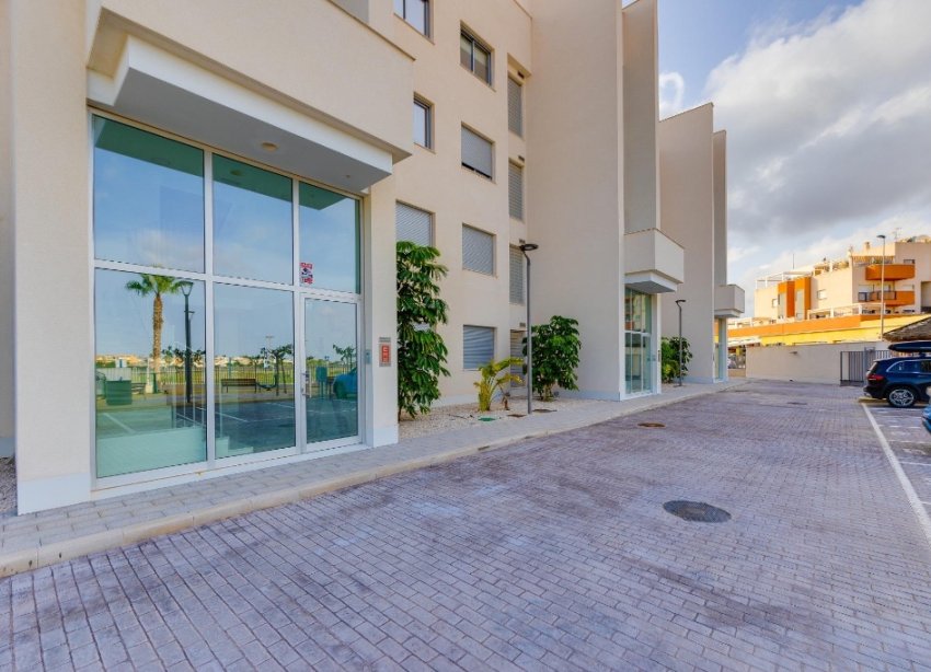 Resale - Apartment - Orihuela Costa - Villamartín
