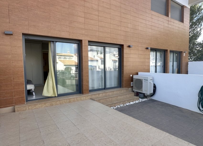 Resale - Apartment - Orihuela Costa - Villamartín