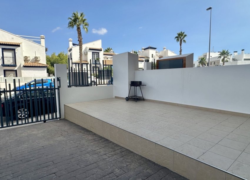 Resale - Apartment - Orihuela Costa - Villamartín