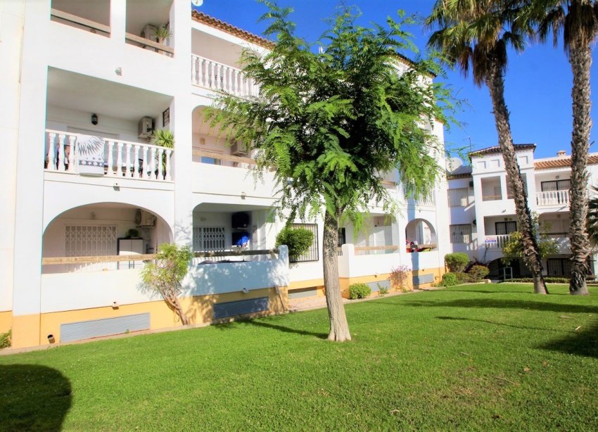 Resale - Apartment - Orihuela Costa - Villamartín