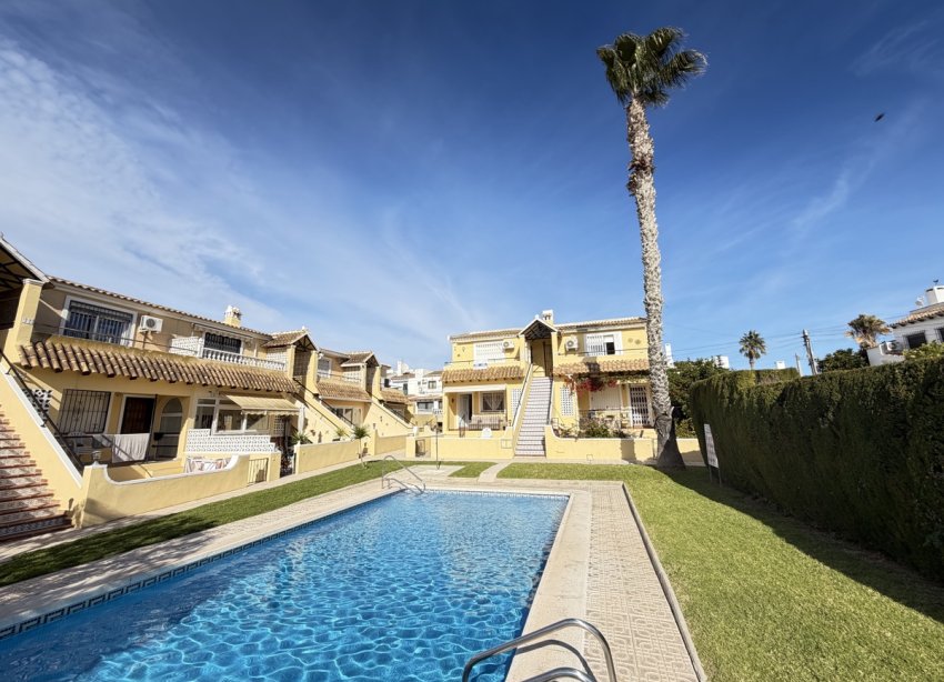 Resale - Apartment - Orihuela Costa - Villamartin
