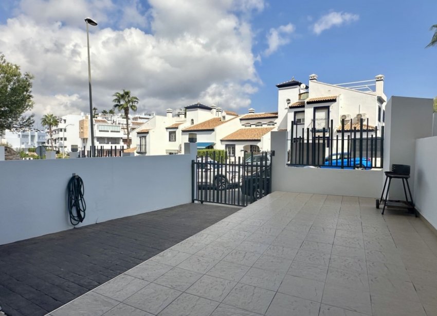 Resale - Apartment - Orihuela Costa - Villamartín