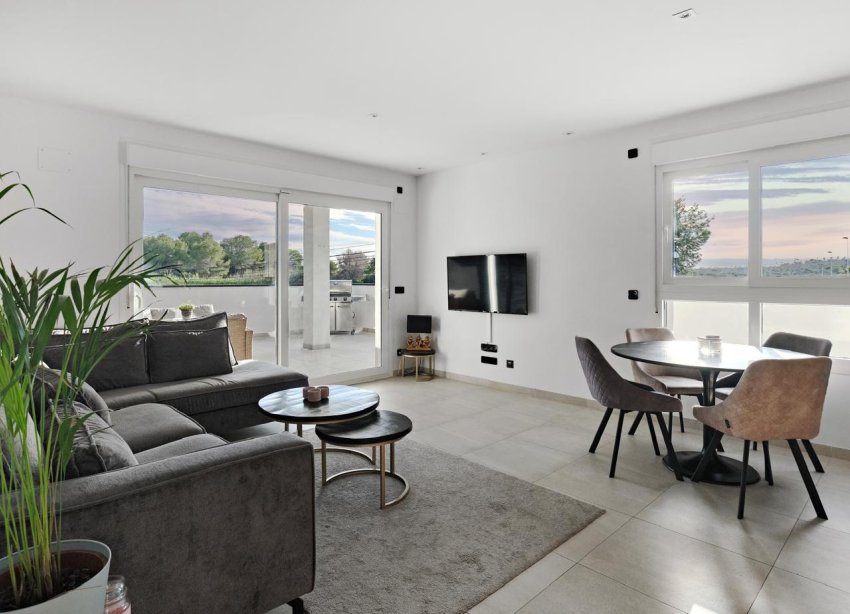 Resale - Apartment - Orihuela Costa - Villamartin