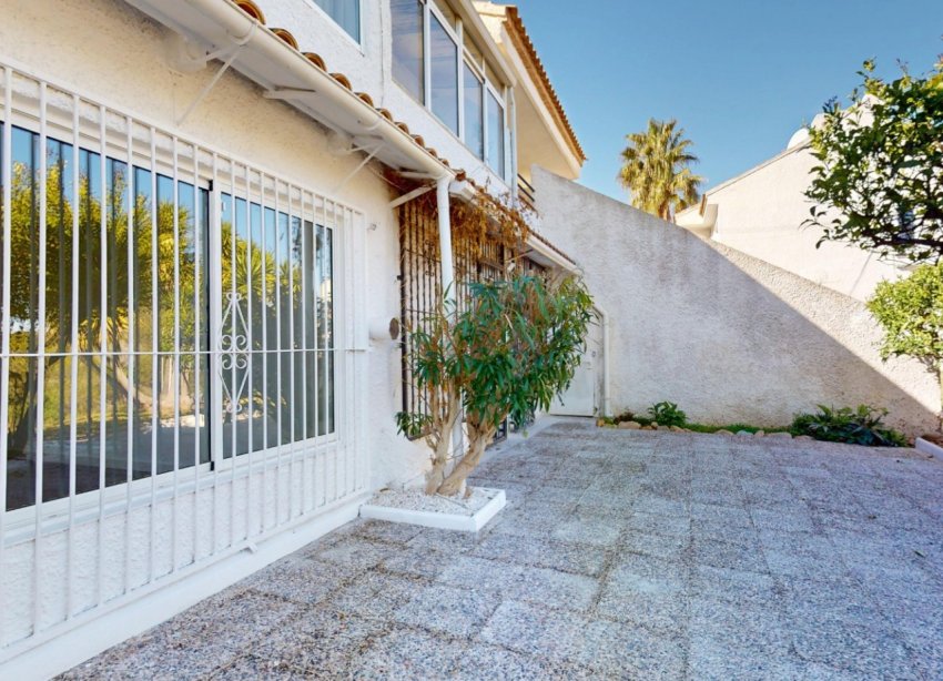 Resale - Apartment - Orihuela Costa - Villamartín