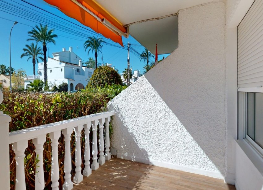 Resale - Apartment - Orihuela Costa - Villamartín