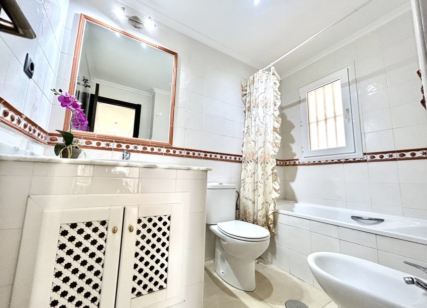 Resale - Apartment - Orihuela Costa - Villamartin