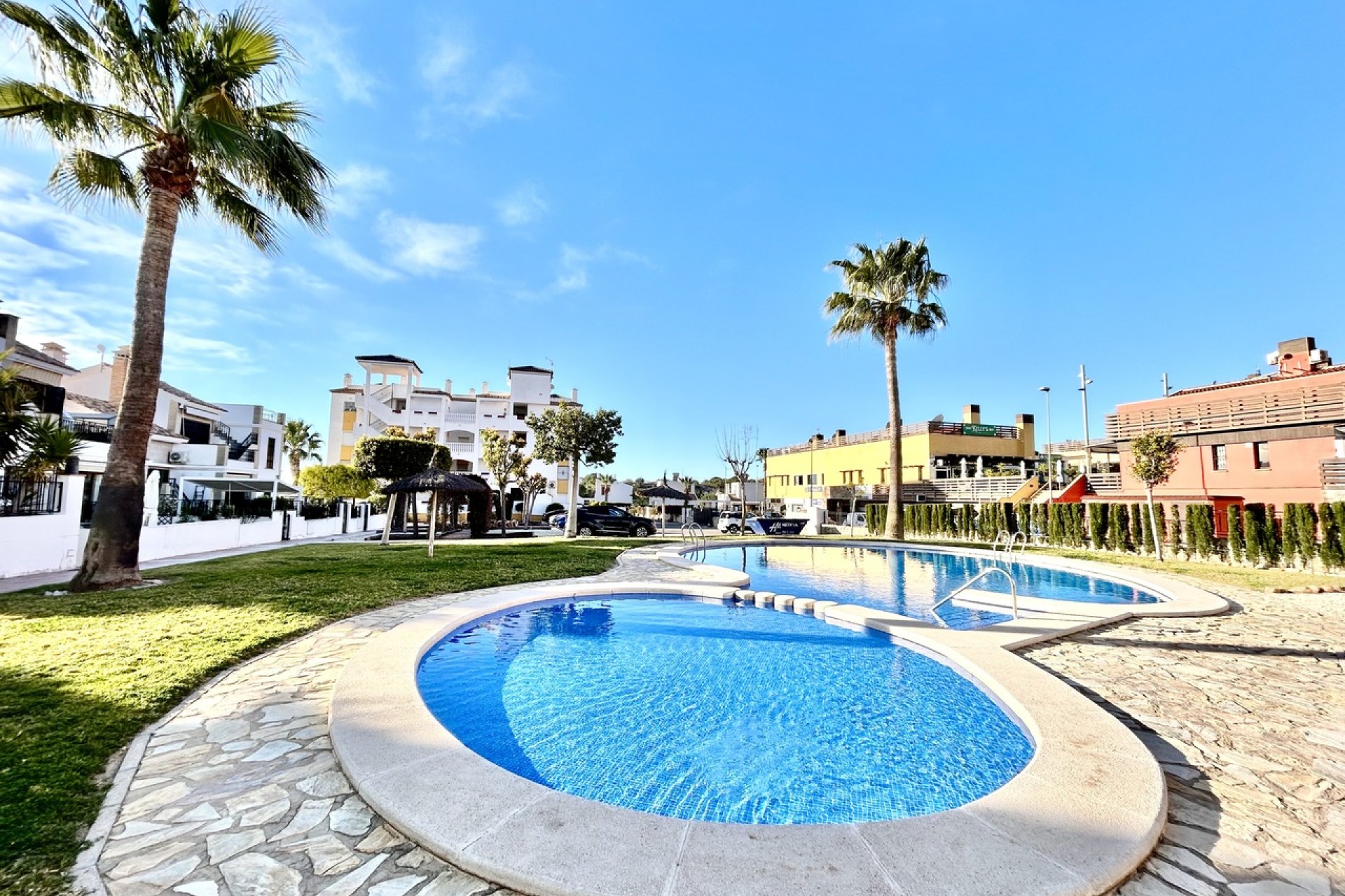 Resale - Apartment - Orihuela Costa - Villamartin