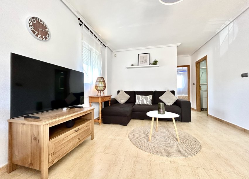 Resale - Apartment - Orihuela Costa - Villamartin