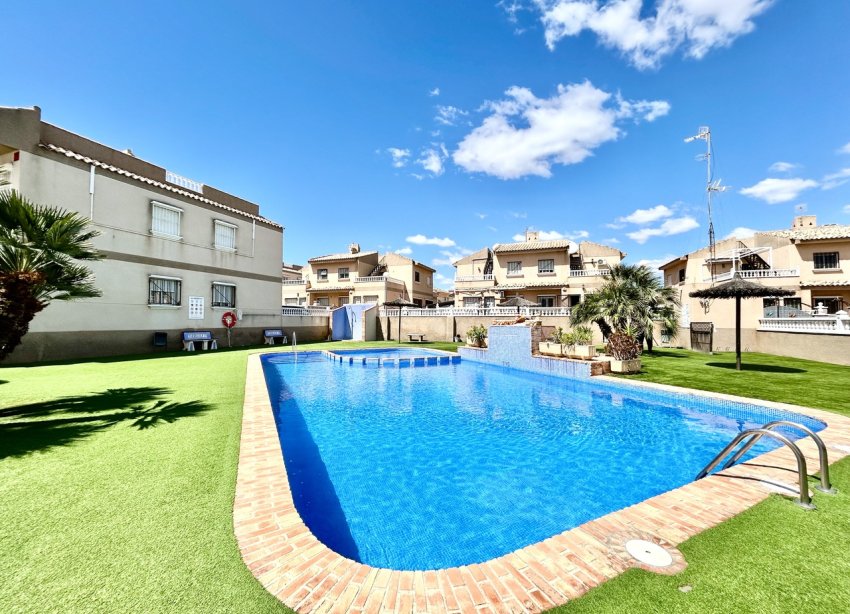 Resale - Apartment - Orihuela Costa - Villamartin
