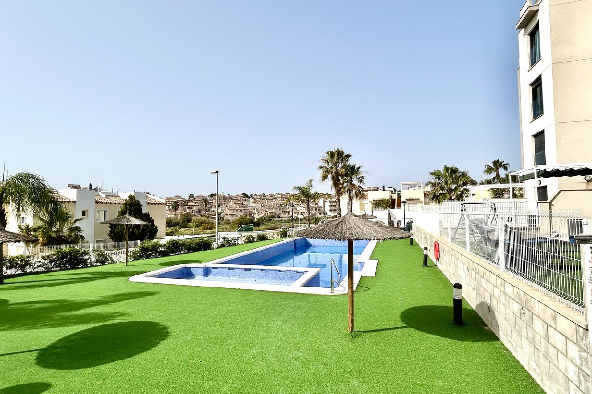 Resale - Apartment - Orihuela Costa - Villamartin