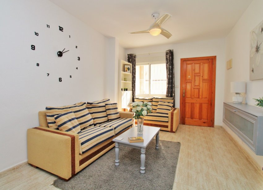 Resale - Apartment - Orihuela Costa - Villamartín