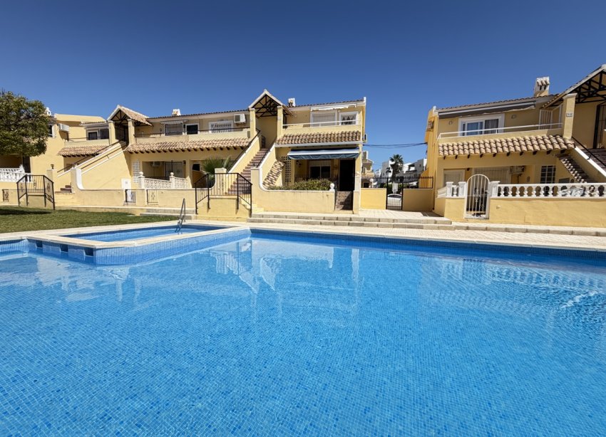 Resale - Apartment - Orihuela Costa - Villamartin