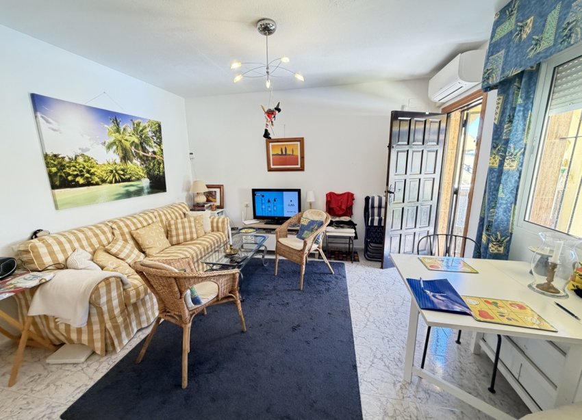 Resale - Apartment - Orihuela Costa - Villamartin