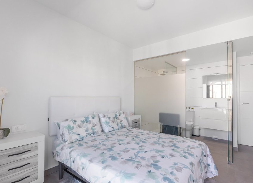 Resale - Apartment - Orihuela Costa - Villamartin