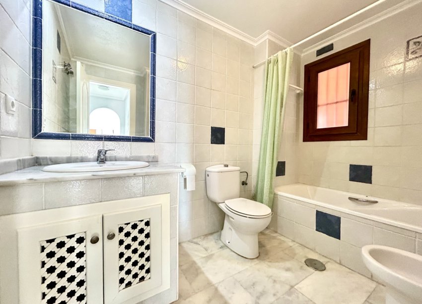 Resale - Apartment - Orihuela Costa - Villamartin